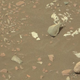 Ilustración para el artículo titulado El rover Curiosity acaba de encontrar este objeto extrañamente brillante en Marte